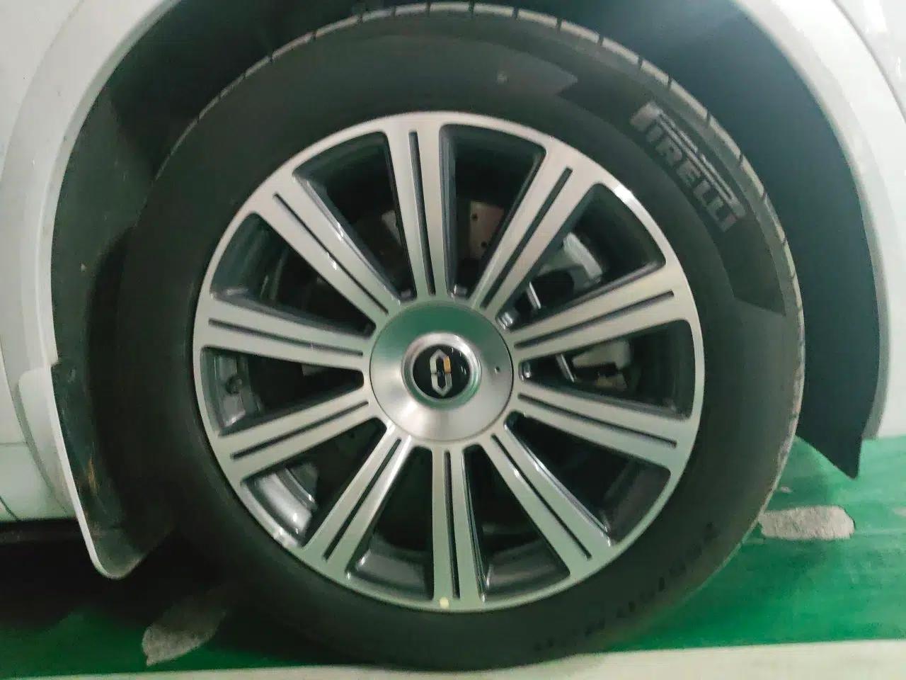 Hima AITO M8 2025 Extended-Range Max+ Version 53.4 kWh 6-Seater Edition — миниатюра 8