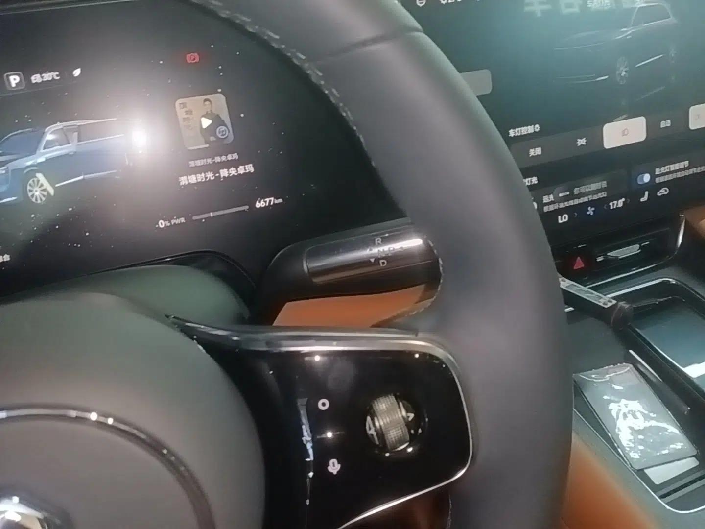 Hima AITO M8 2025 Extended-Range Max+ Version 53.4 kWh 5-Seater Edition — миниатюра 17