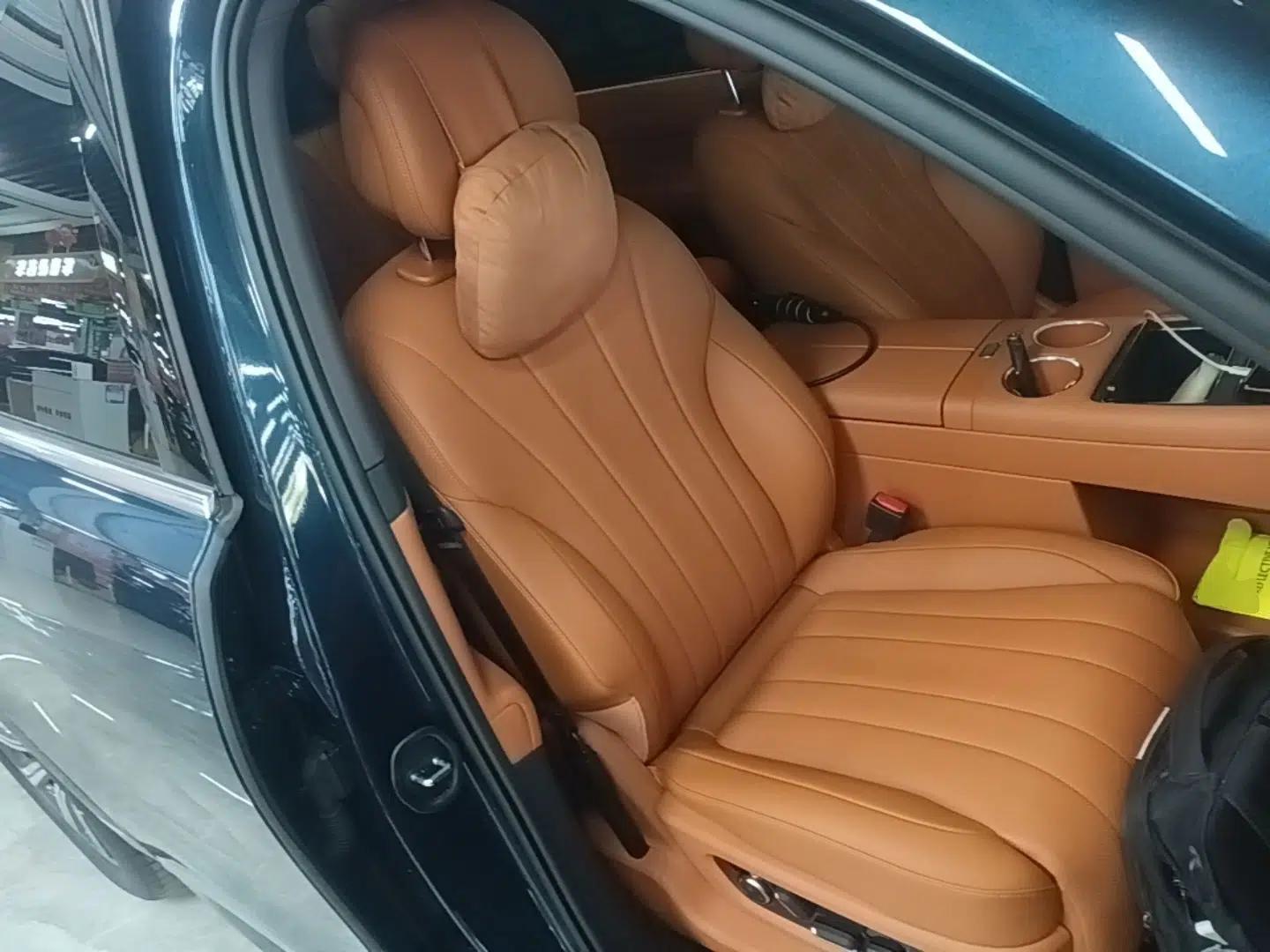 Hima AITO M8 2025 Extended-Range Max+ Version 53.4 kWh 5-Seater Edition — миниатюра 23