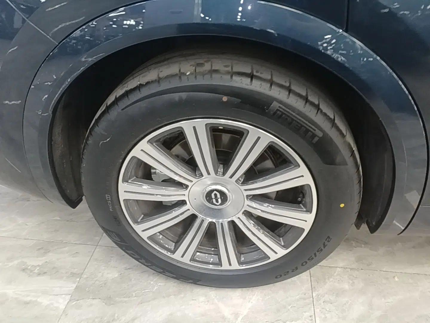 Hima AITO M8 2025 Extended-Range Max+ Version 53.4 kWh 5-Seater Edition — миниатюра 10