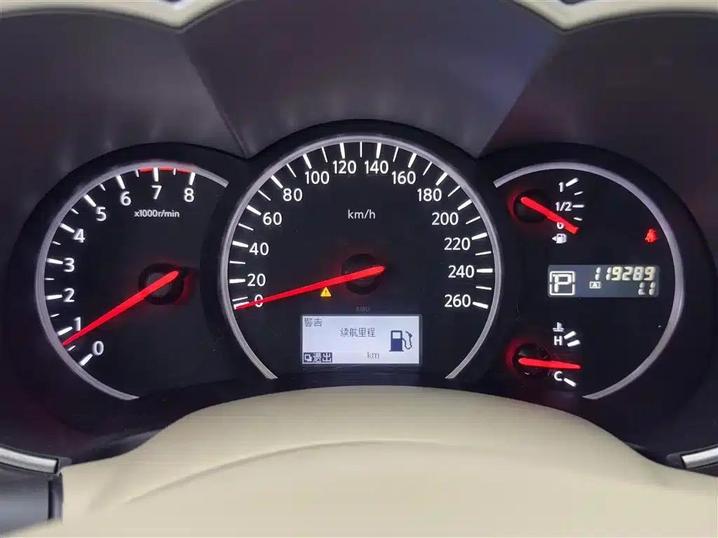 Quest 2013 3.5L SL — миниатюра 14