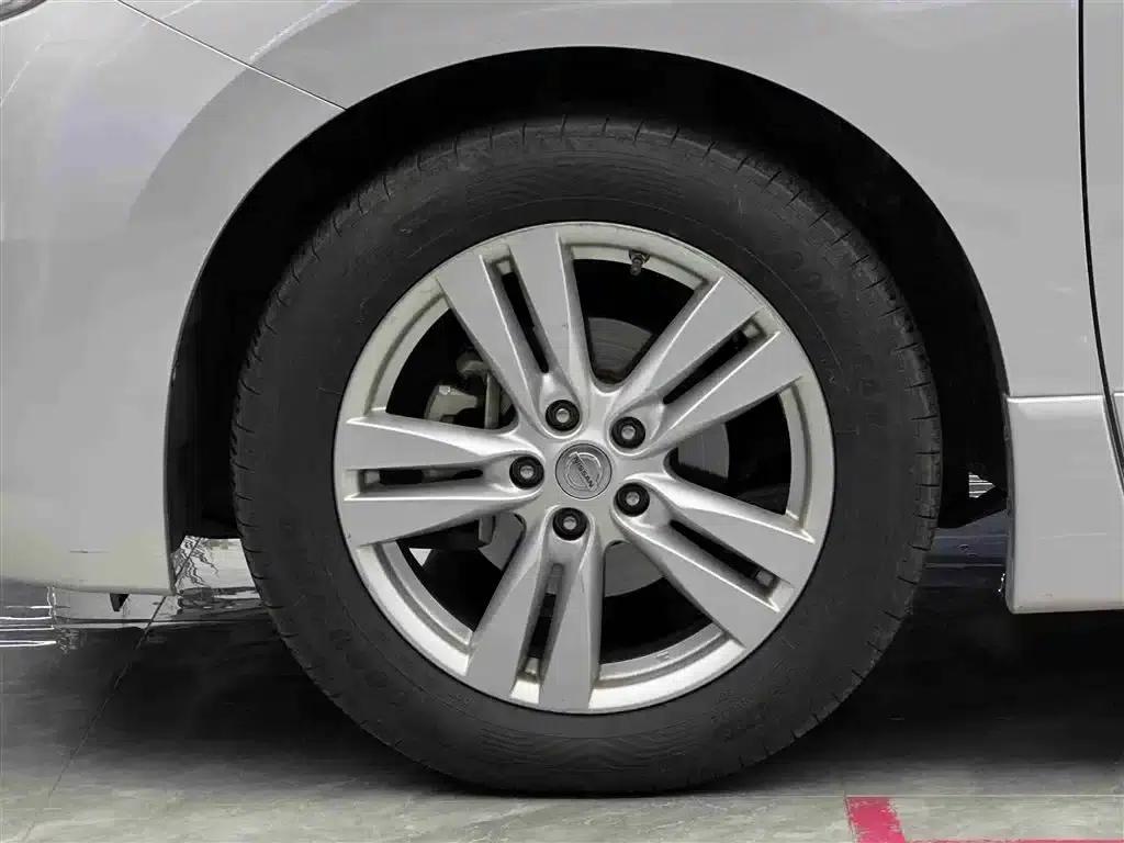 Quest 2013 3.5L SL — миниатюра 4