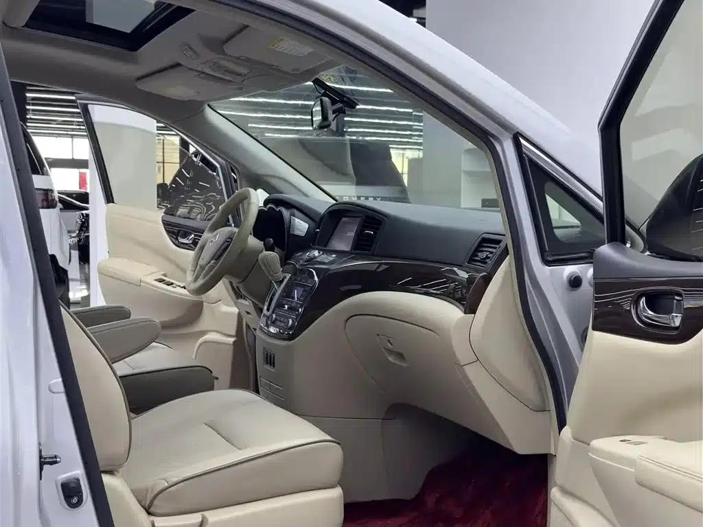 Quest 2013 3.5L SL — миниатюра 9