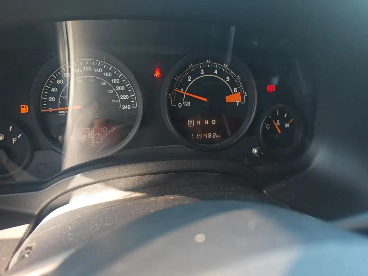 Jeep Patriot 2015 2.0L Sport Edition — миниатюра 13