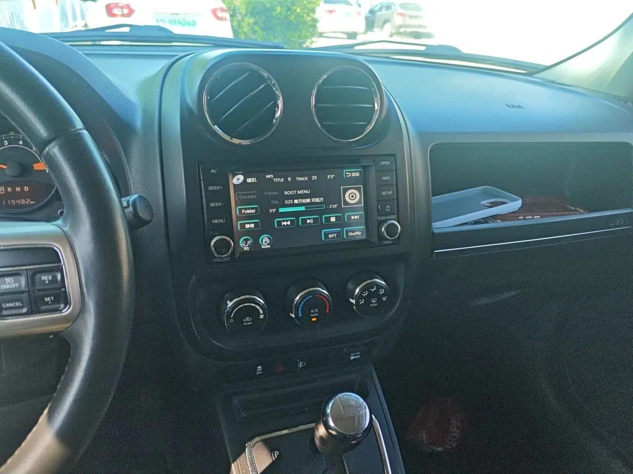 Jeep Patriot 2015 2.0L Sport Edition — миниатюра 14