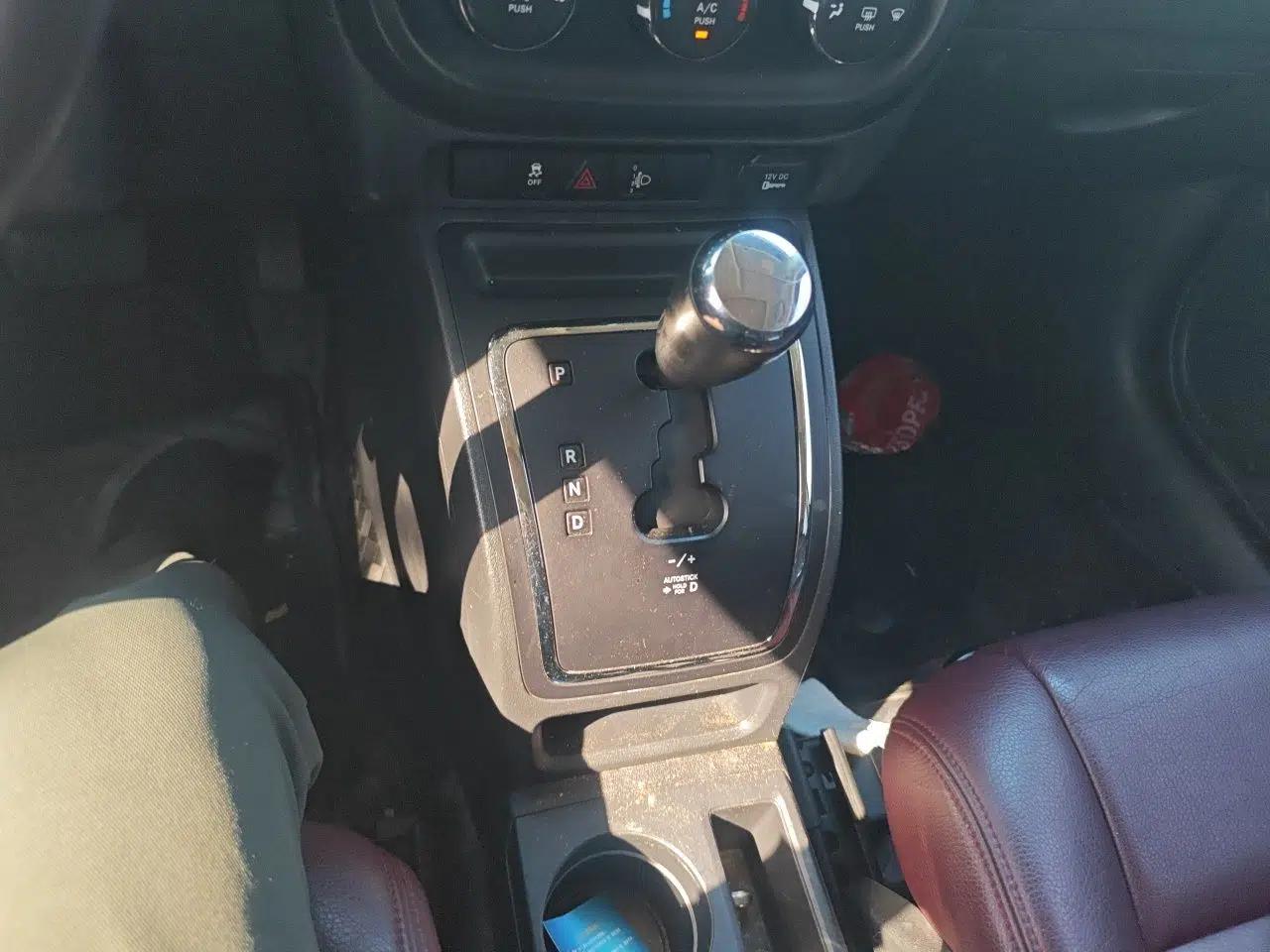 Jeep Patriot 2015 2.0L Sport Edition — миниатюра 15