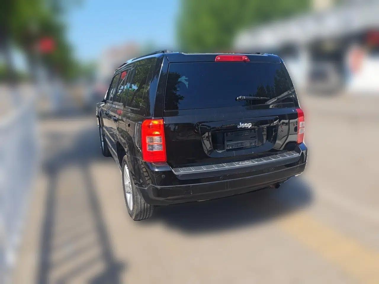 Jeep Patriot 2015 2.0L Sport Edition — миниатюра 4