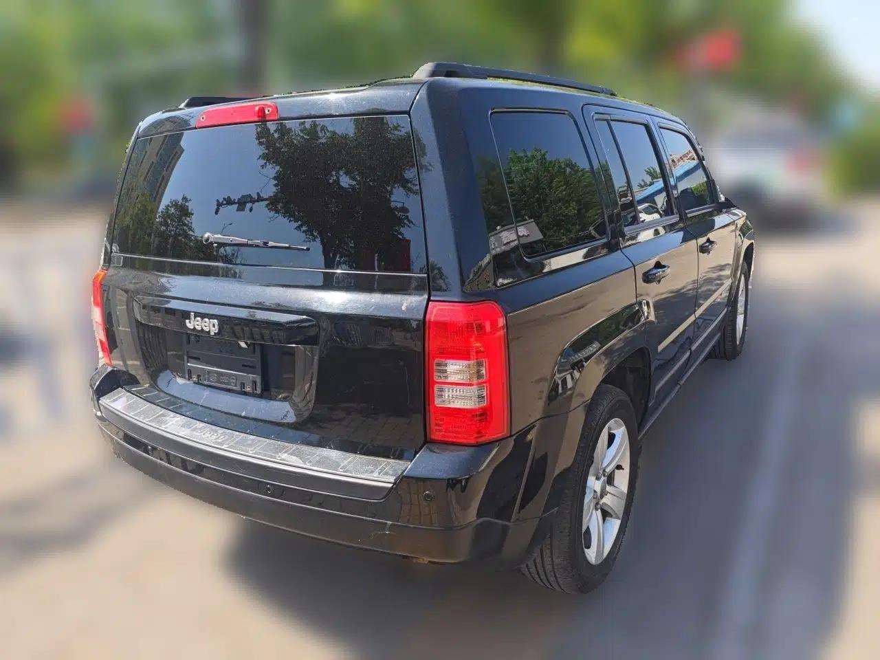 Jeep Patriot 2015 2.0L Sport Edition — миниатюра 6