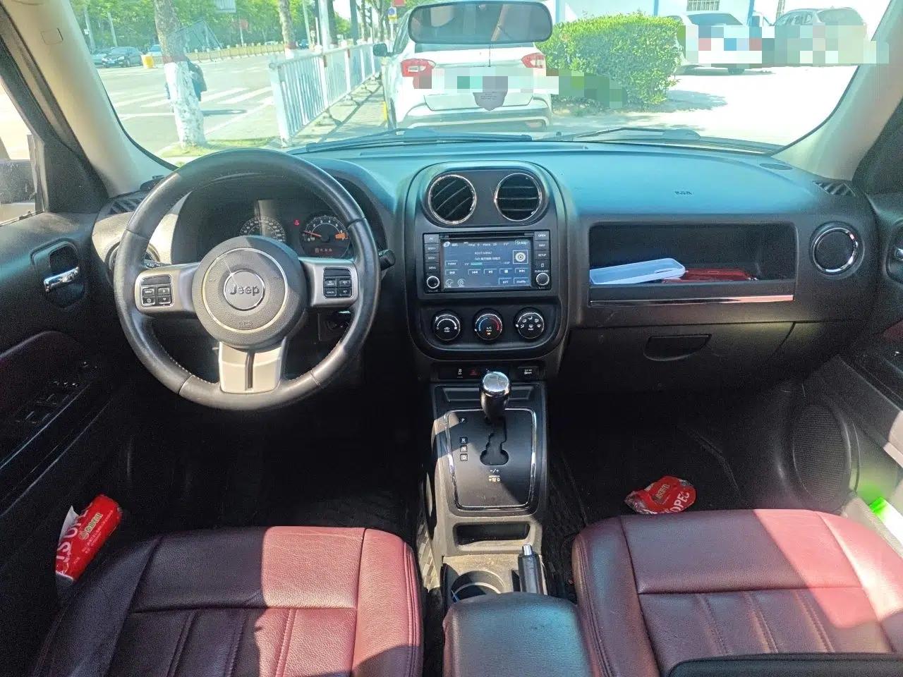 Jeep Patriot 2015 2.0L Sport Edition — миниатюра 10