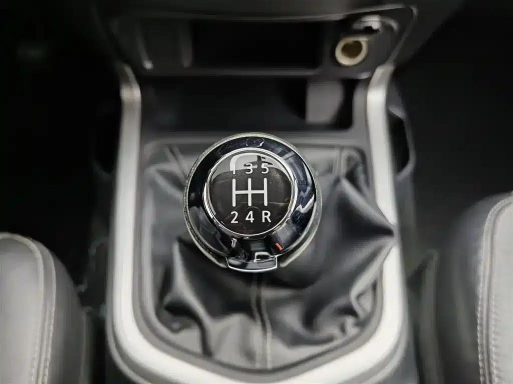 2017 Navara 2.5L Manual 2WD Flagship Edition QR25 — миниатюра 13