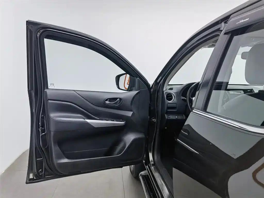 2017 Navara 2.5L Manual 2WD Flagship Edition QR25 — миниатюра 8