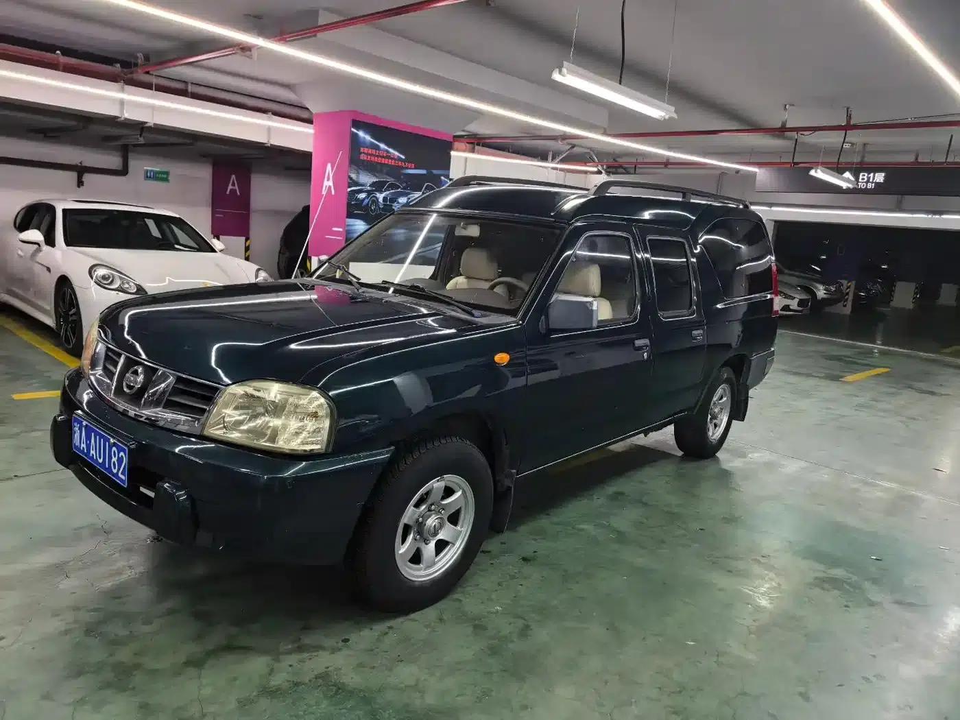 Nissan Paladin 2008 2.4L 2WD Standard Edition — миниатюра 1