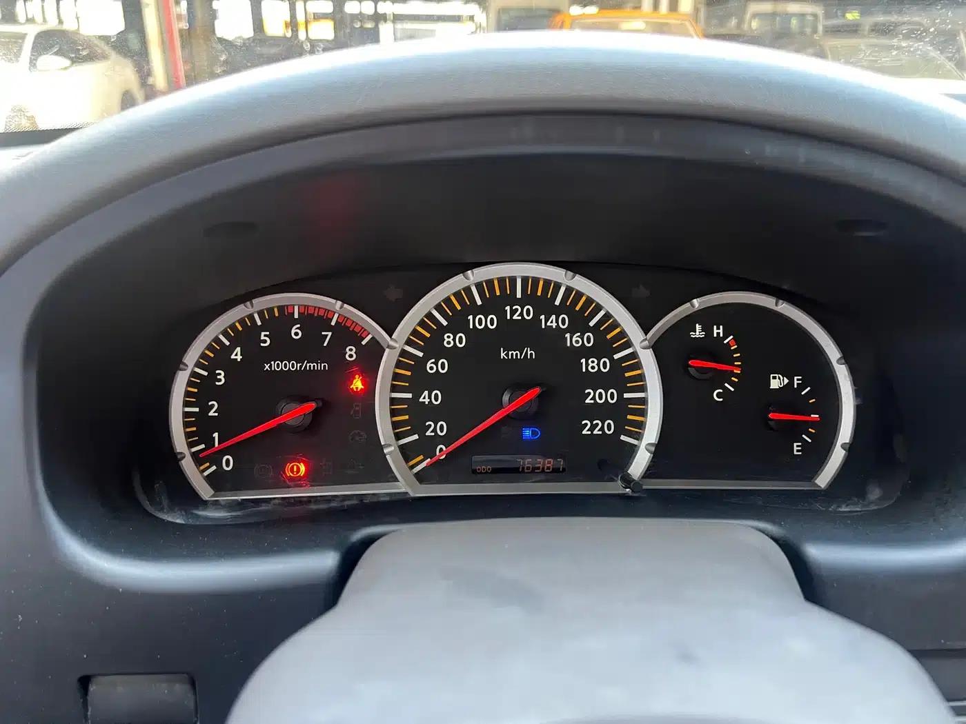 2013 Nissan ZN Van 2.4L 2WD Luxury 5-Seater — миниатюра 14