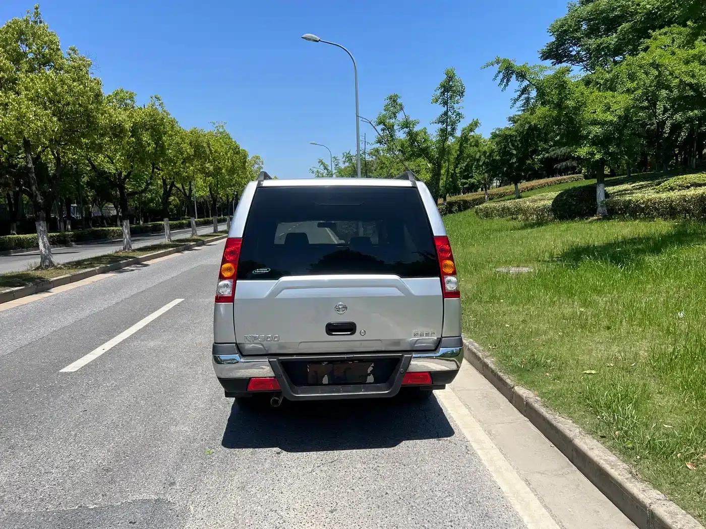 2013 Nissan ZN Van 2.4L 2WD Luxury 5-Seater — миниатюра 5