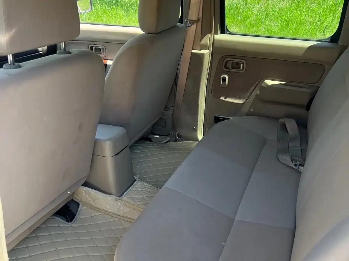 2013 Nissan ZN Van 2.4L 2WD Luxury 5-Seater — миниатюра 8