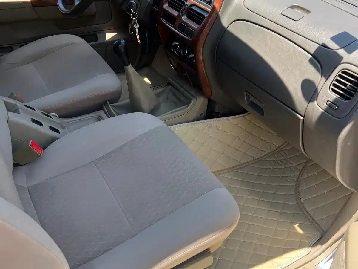 2013 Nissan ZN Van 2.4L 2WD Luxury 5-Seater — миниатюра 9