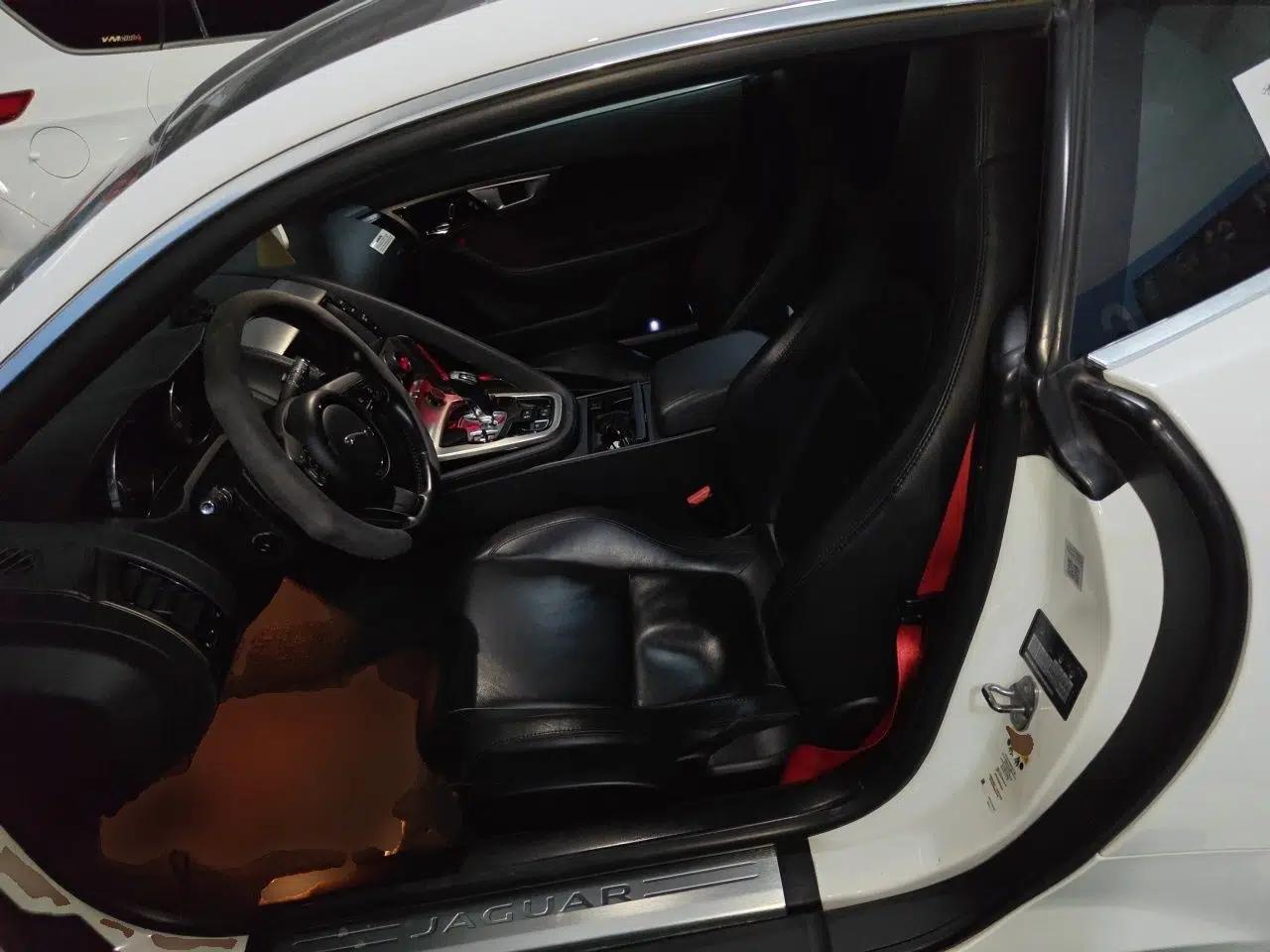 Jaguar F-TYPE 2015 3.0 SC Hardtop Version — миниатюра 16