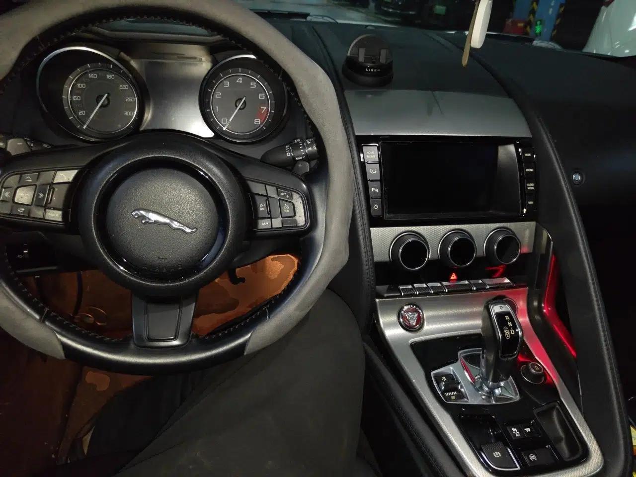 Jaguar F-TYPE 2015 3.0 SC Hardtop Version — миниатюра 10