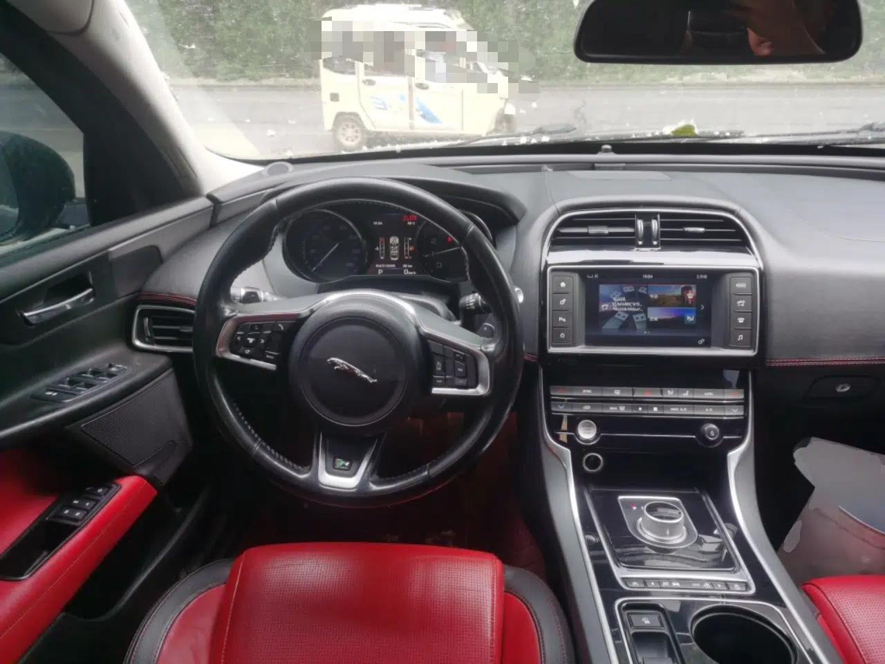 Jaguar XE 2015 2.0T 200 PS R-Sport — миниатюра 11