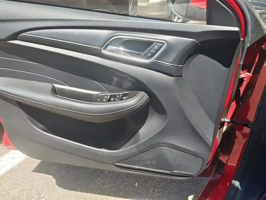 Roewe Ei5 2018 Internet Flagship Edition — миниатюра 7