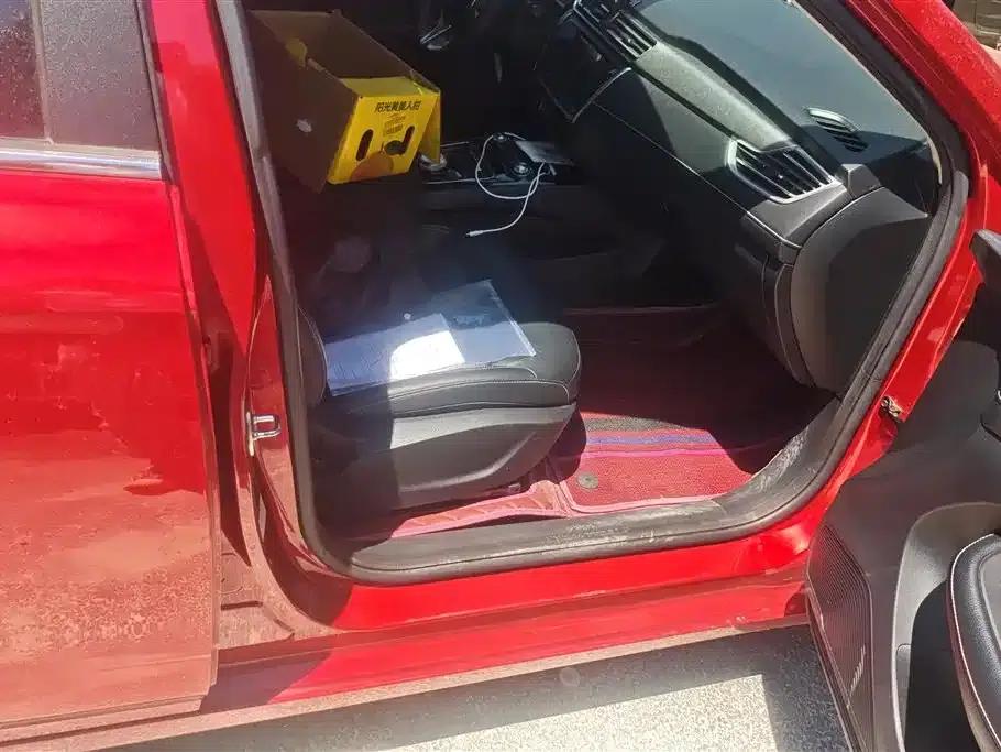 Roewe Ei5 2018 Internet Flagship Edition — миниатюра 8