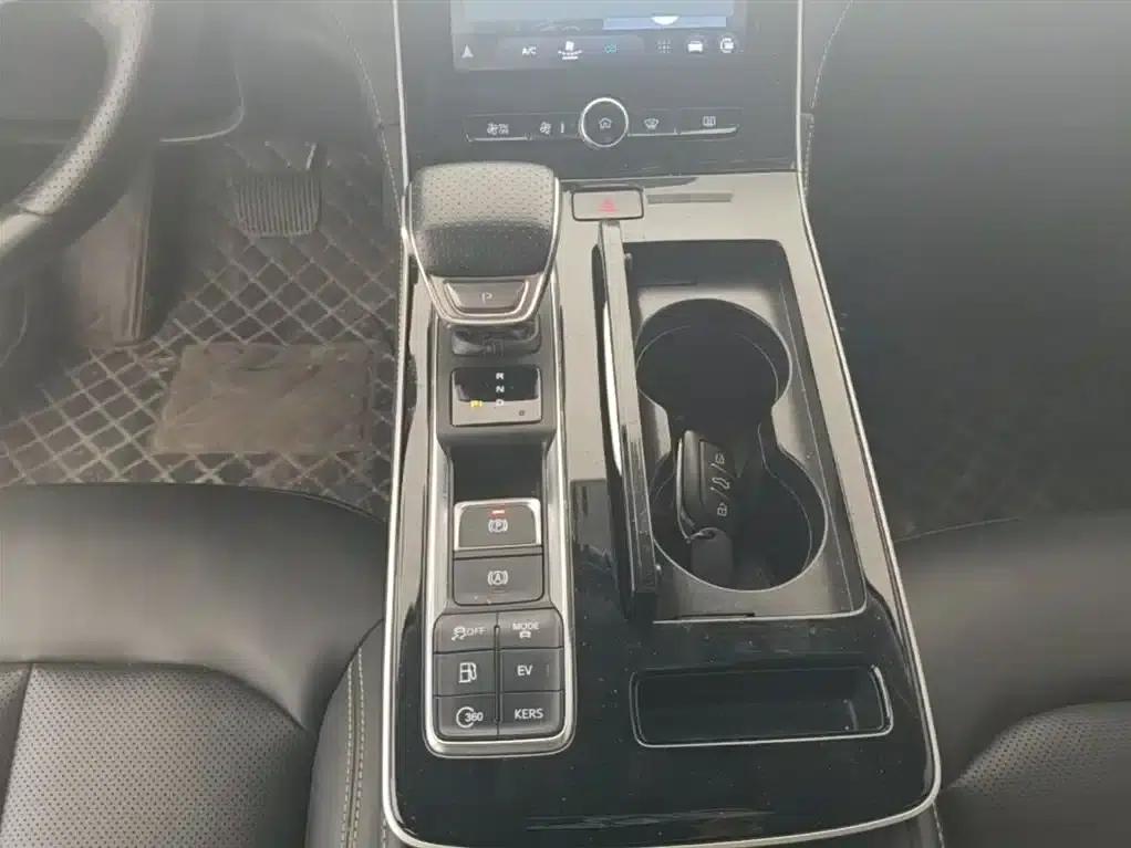 Roewe i6 MAX New Energy 2020 1.5T PHEV Cool Edition — миниатюра 14