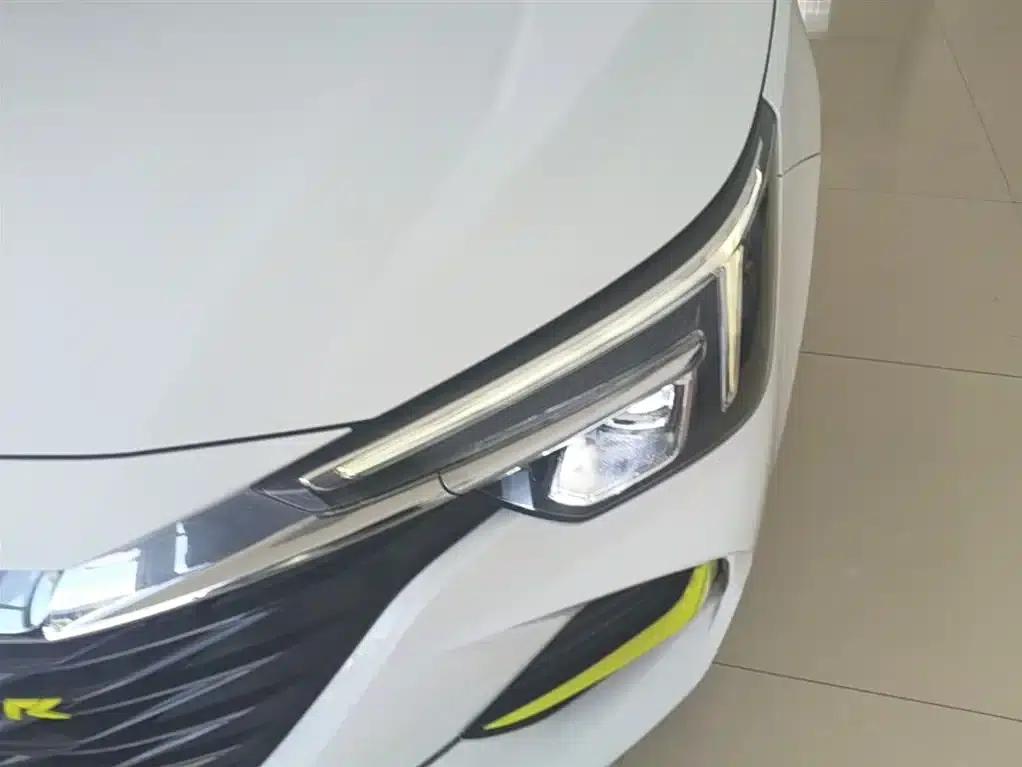 Roewe i6 MAX New Energy 2020 1.5T PHEV Cool Edition — миниатюра 24