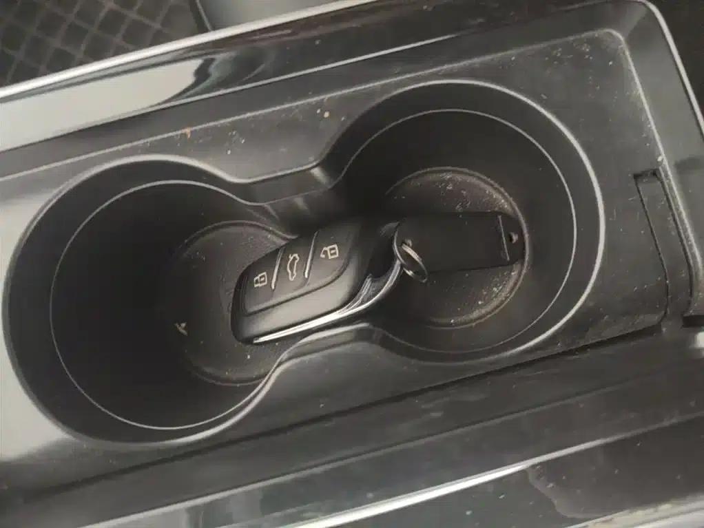 Roewe i6 MAX New Energy 2020 1.5T PHEV Cool Edition — миниатюра 9