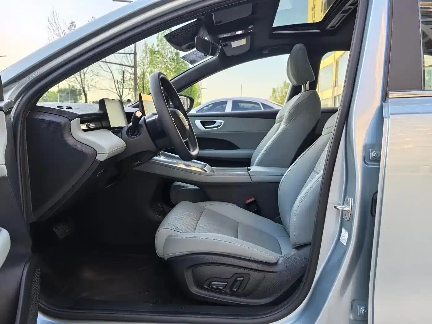Roewe D6 2025 520km Smart Edition — миниатюра 4