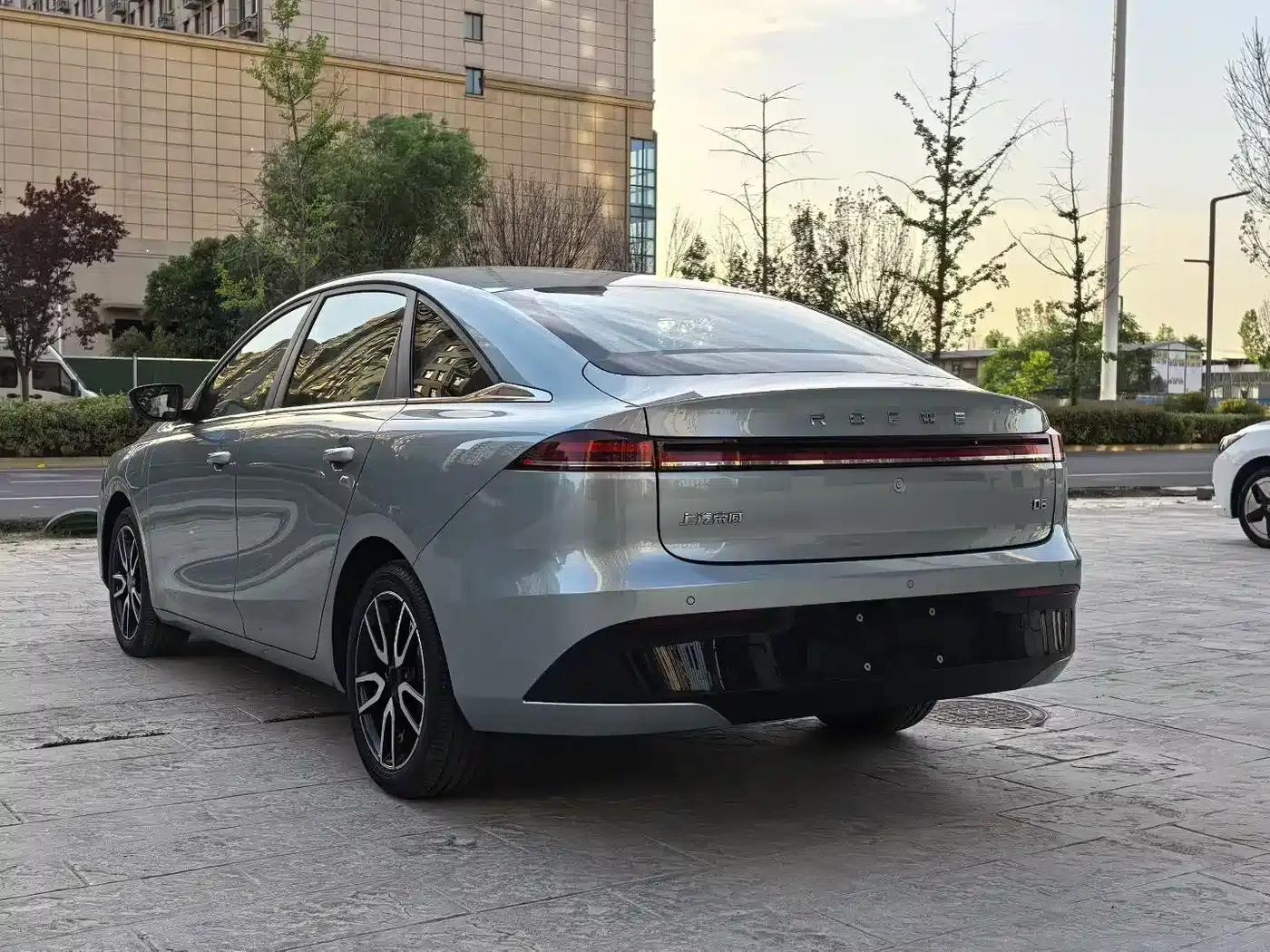 Roewe D6 2025 520km Smart Edition — миниатюра 7