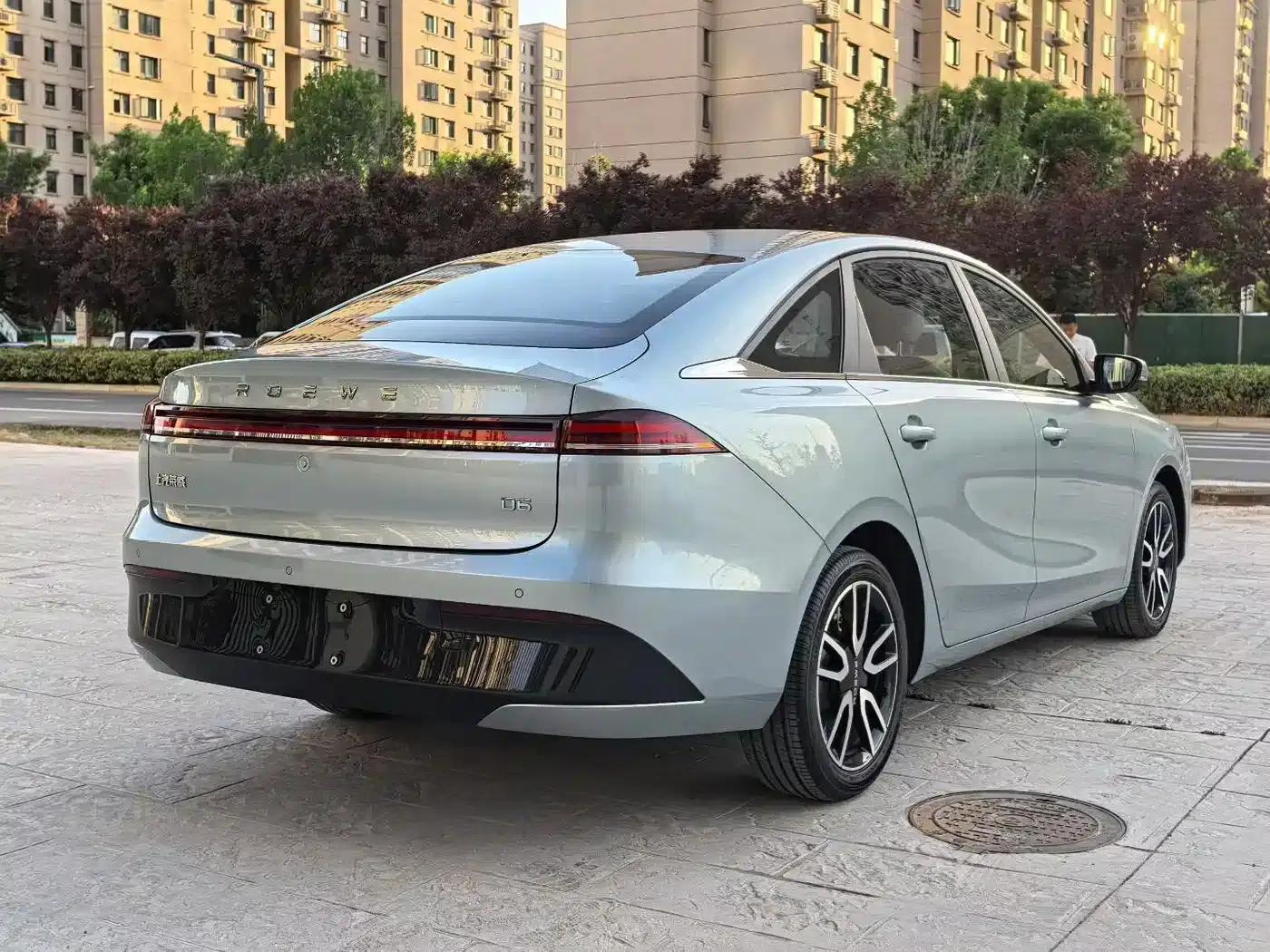 Roewe D6 2025 520km Smart Edition — миниатюра 9