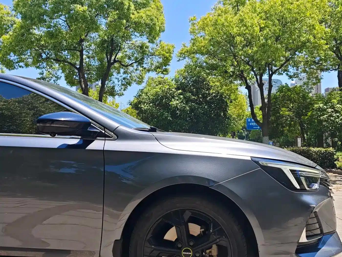 Roewe i6 MAX 2020 300TGI Automatic Cool Panoramic Sunroof Edition — миниатюра 9