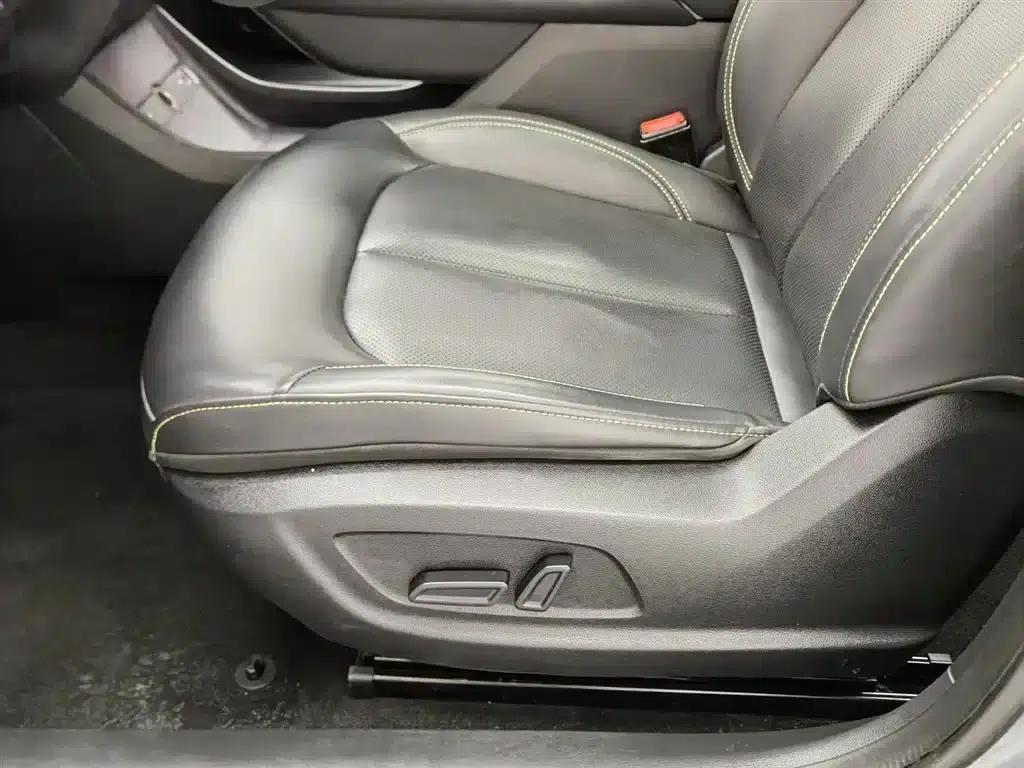 Roewe i6 MAX 2020 300TGI Automatic Cool and Intelligent Driving Edition — миниатюра 20