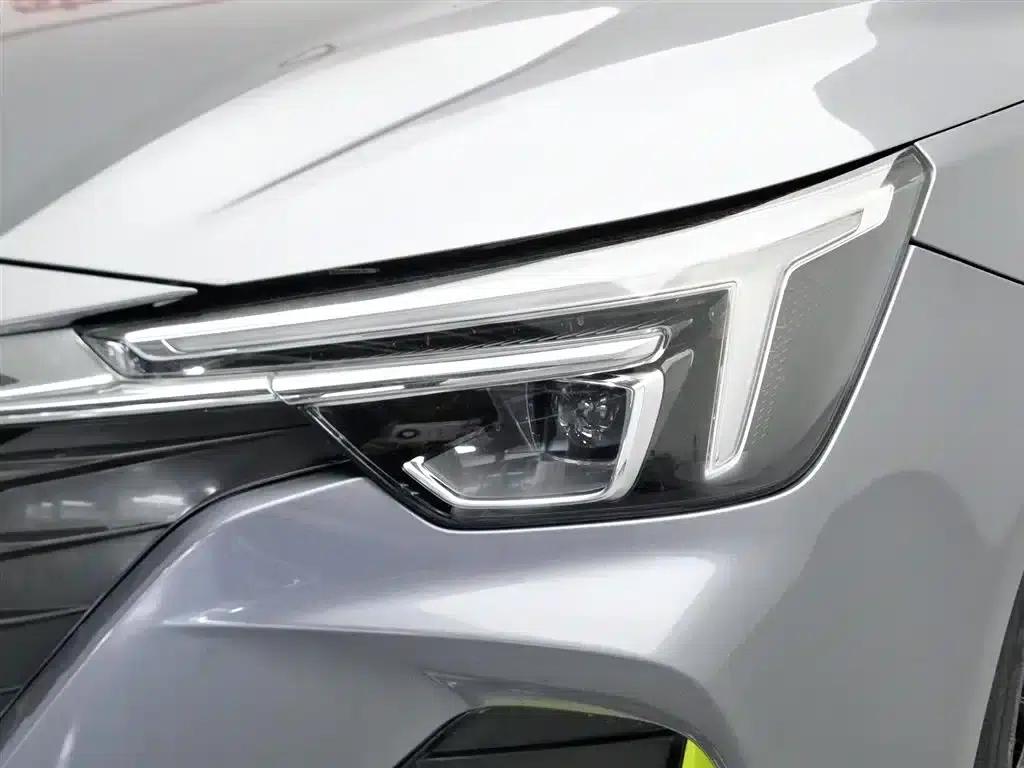 Roewe i6 MAX 2020 300TGI Automatic Cool and Intelligent Driving Edition — миниатюра 7