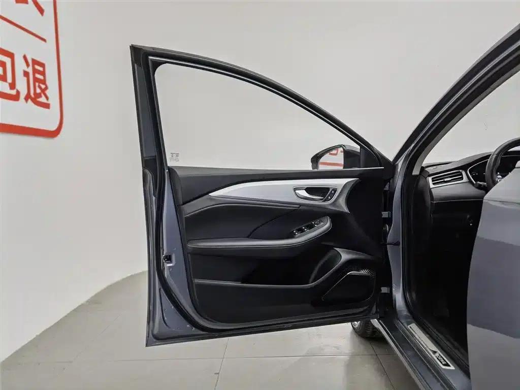 Roewe i6 MAX 2020 300TGI Automatic Cool and Intelligent Driving Edition — миниатюра 8