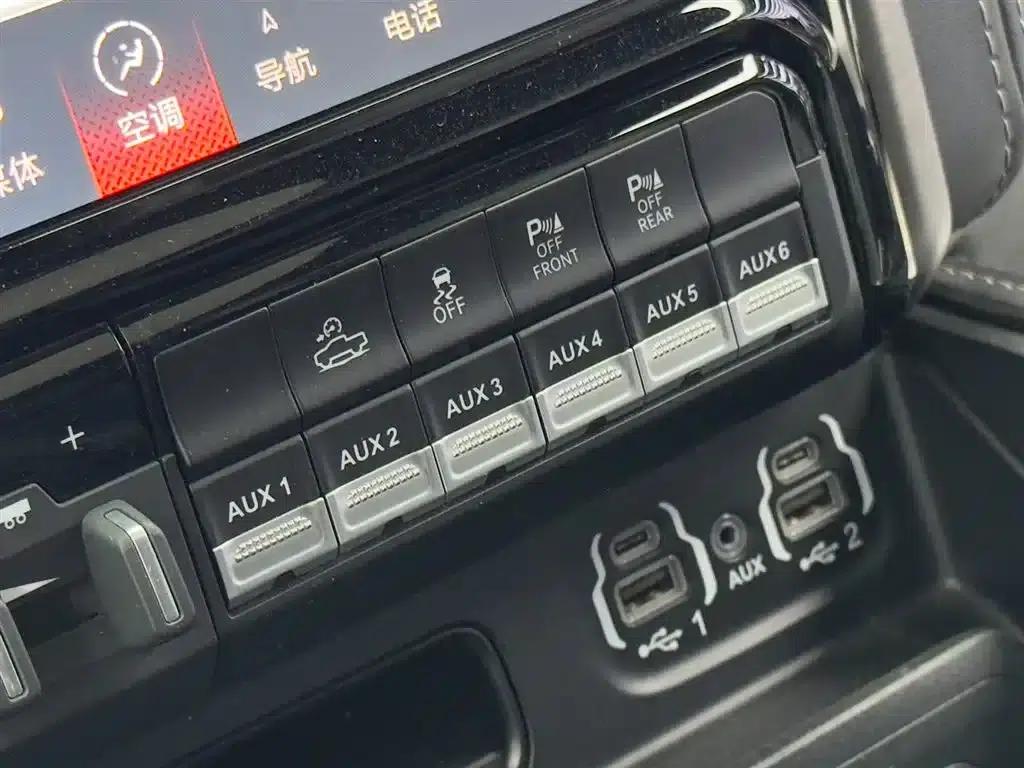 RAM Trucks Tyrannosaurus Rex 2022 6.2T US Spec — миниатюра 15