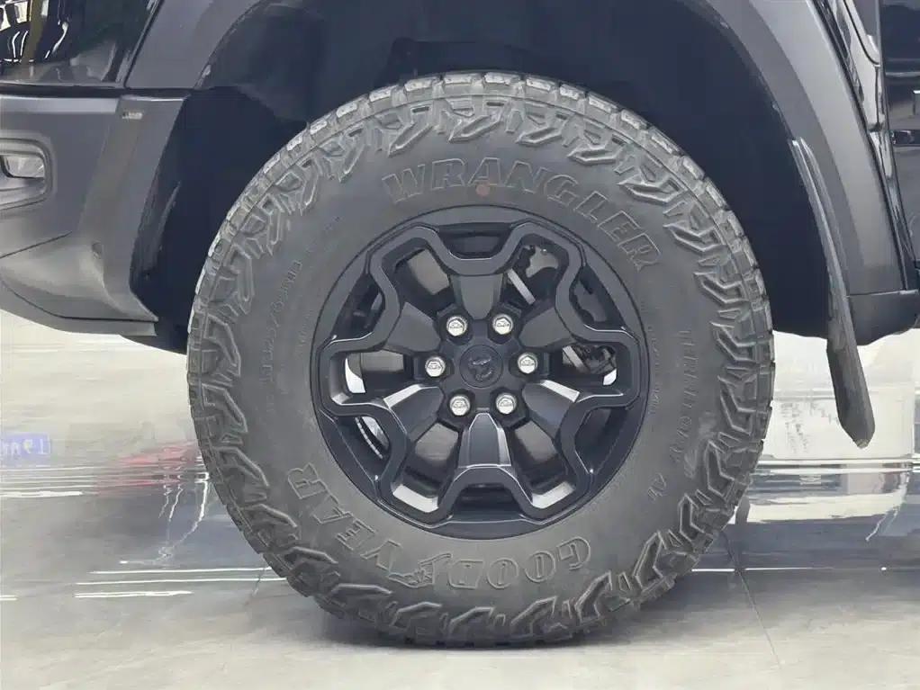 RAM Trucks Tyrannosaurus Rex 2022 6.2T US Spec — миниатюра 4