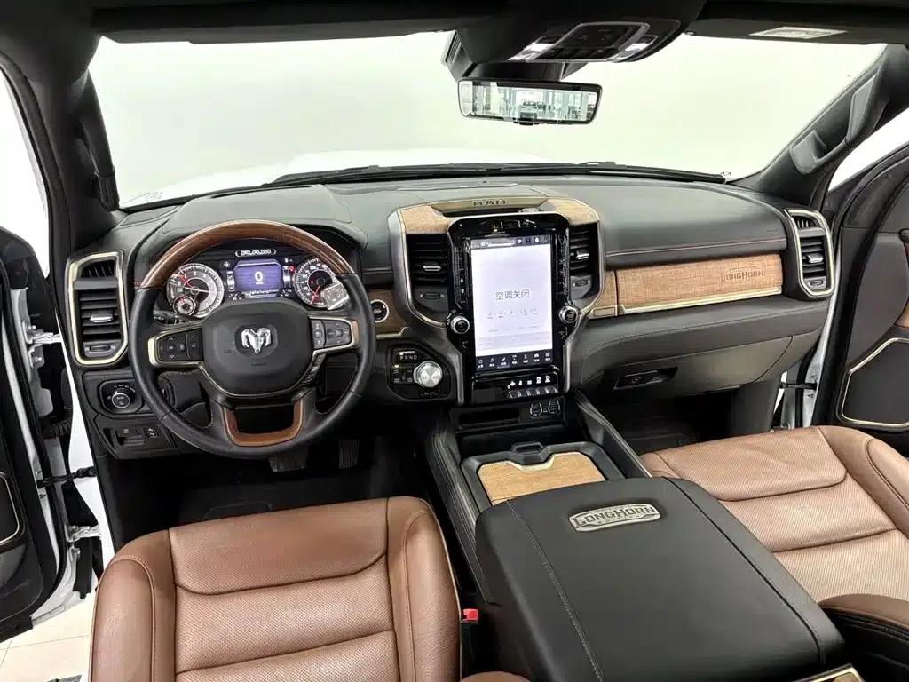 RAM Trucks 2024 5.7L Canadian Spec — миниатюра 13