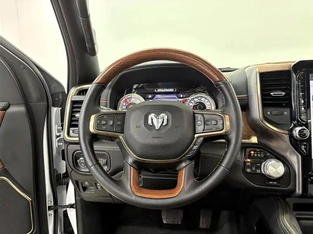 RAM Trucks 2024 5.7L Canadian Spec — миниатюра 16