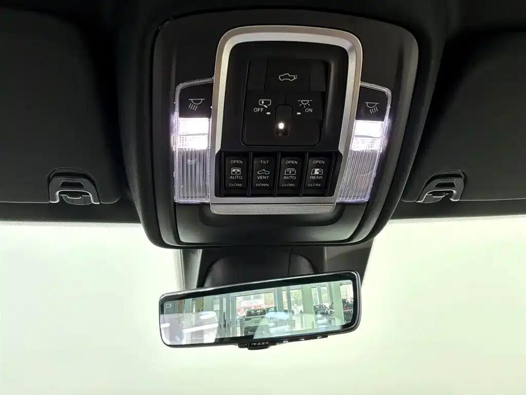 RAM Trucks 2024 5.7L Canadian Spec — миниатюра 20