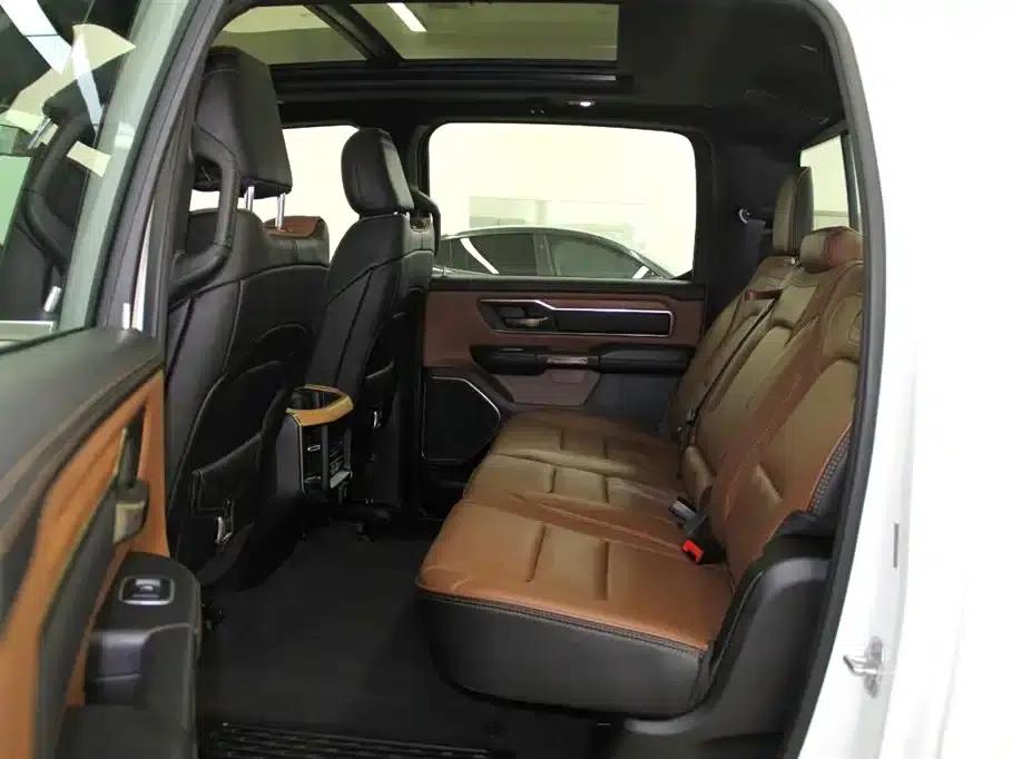 RAM Trucks 2024 5.7L Canadian Spec — миниатюра 9