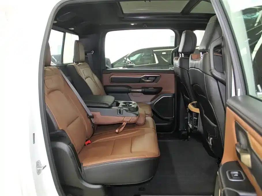 RAM Trucks 2024 5.7L Canadian Spec — миниатюра 10