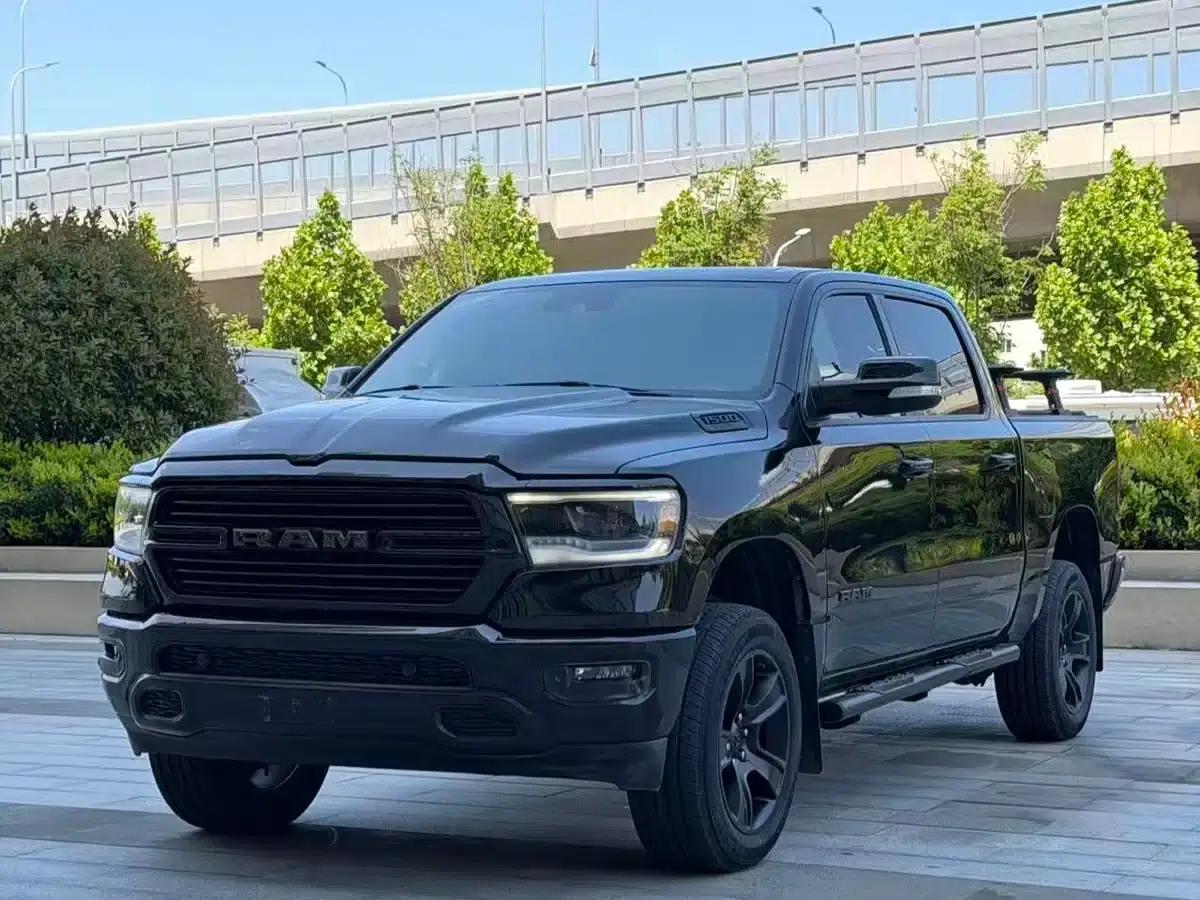 RAM Trucks 2022 5.7L Automatic — миниатюра 2
