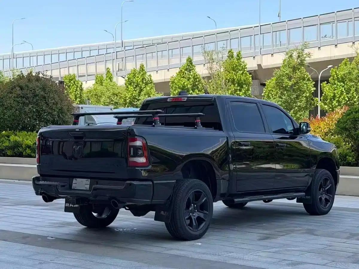 RAM Trucks 2022 5.7L Automatic — миниатюра 9