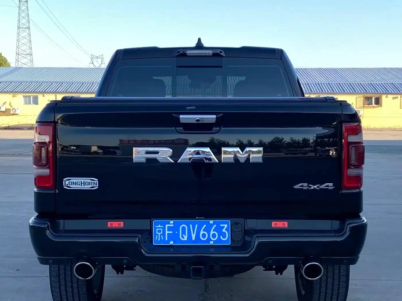 RAM Trucks 2024 5.7L Automatic — миниатюра 5