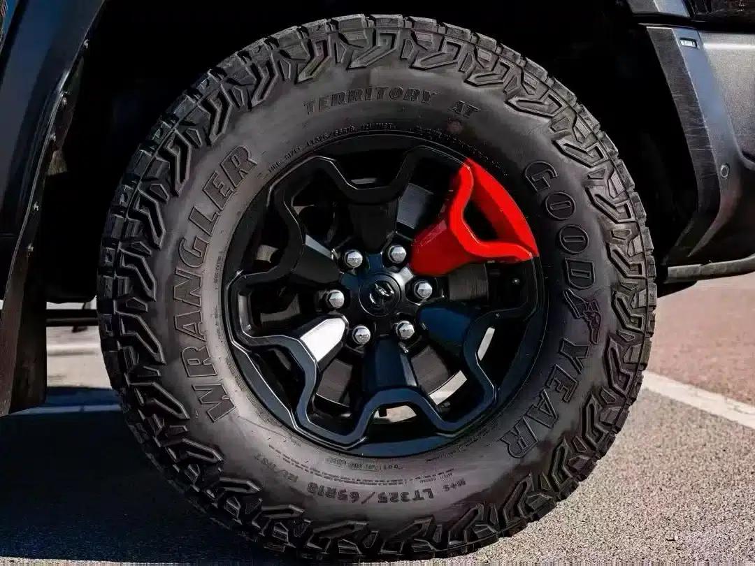 RAM Trucks Tyrannosaurus Rex 2022 6.2T Automatic — миниатюра 6