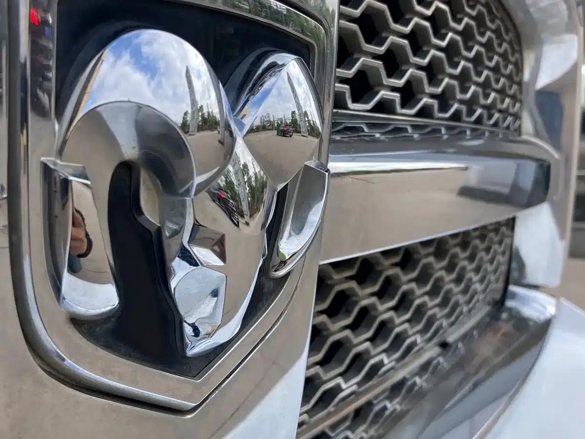 RAM Trucks 2013 1500 5.7L — миниатюра 24
