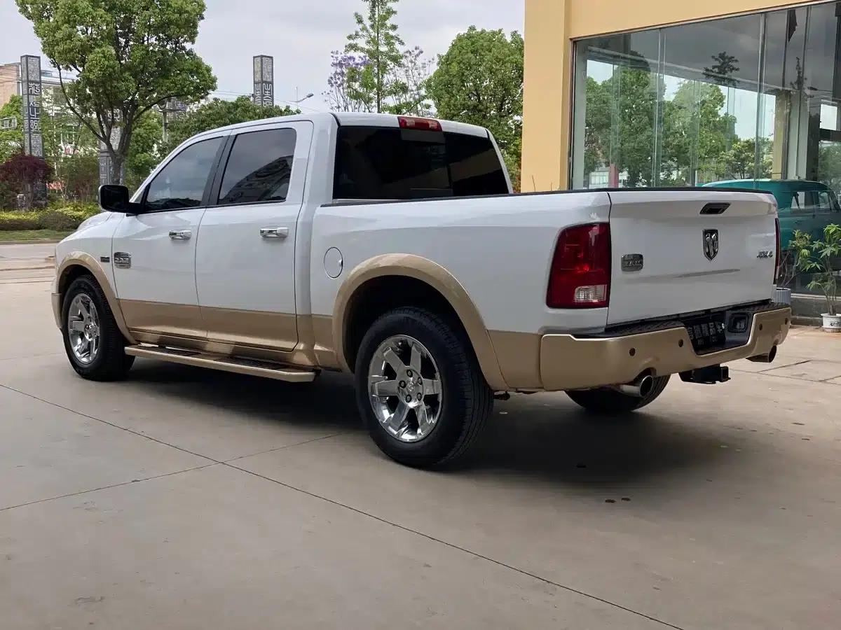 RAM Trucks 2013 1500 5.7L — миниатюра 4
