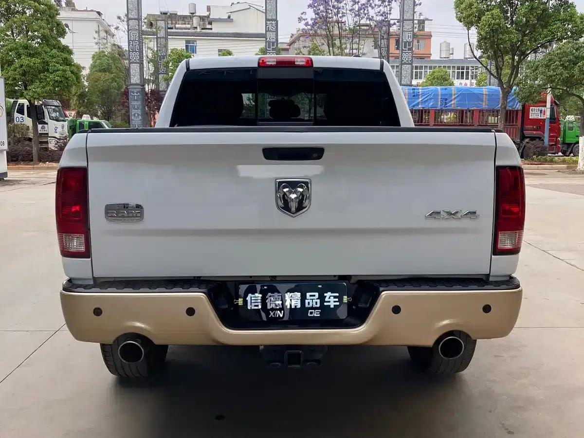 RAM Trucks 2013 1500 5.7L — миниатюра 5