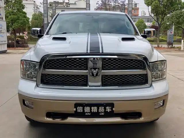 RAM Trucks 2013 1500 5.7L